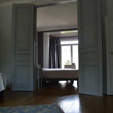 Проживание в семье D'hotes Les Ecuries