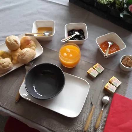 D'hotes Les Ecuries Проживание в семье
