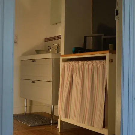 D'hotes Les Ecuries Homestay