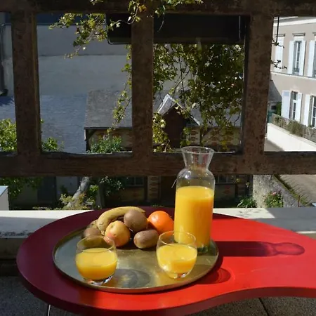 D'hotes Les Ecuries Homestay